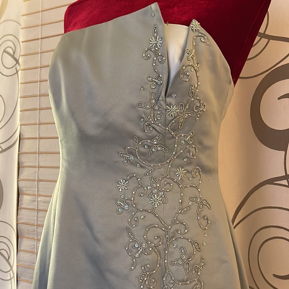 Michelangelo Formal wear, bead accent and embroidery - Picture 3 of 8